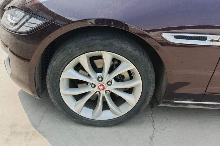 Used Jaguar XFL 2019 XFL 2.0T 250 PS Two-Wheel-Drive Luxury Edition