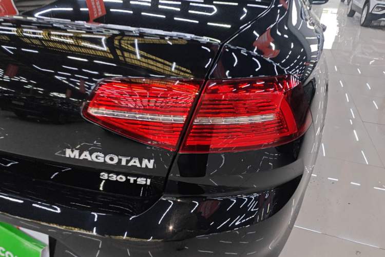 Used Volkswagen Magotan 2017 330TSI DSG Luxury Model Exterior 3