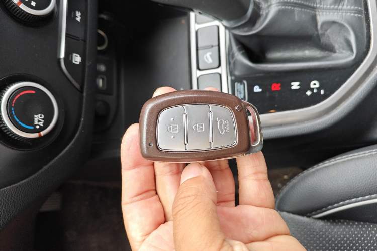 Used Hyundai ix25 2015 1.6L Automatic Two-Wheel Drive Smart GLS Trim Vehicle Key