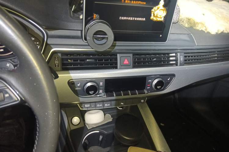 Used Audi A5 2017 Cabriolet 40 TFSI Fashion Model Audio And AC Panel