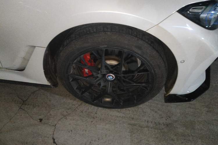 Used BMW i3 2023 eDrive 40 L Midnight Sports Package Right Front Wheel Hub