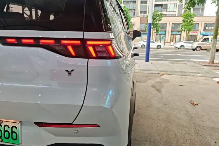 Used AION Y 2022 70 Intelligent Edition Lithium Iron Phosphate Right Rear Taillight