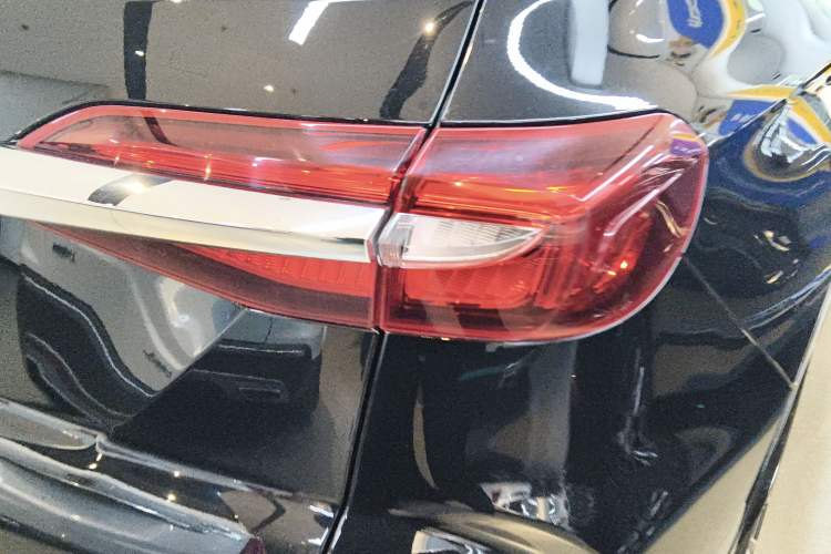 Used Buick Enclave 2020 28T Four-Wheel Drive Prestige Version Right Rear Taillight