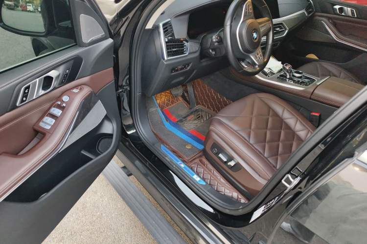 Used BMW X5 2022 Restyled xDrive 30Li Luxury Version M Sport Package Driver Seat