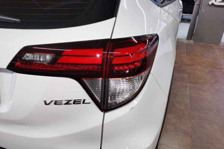 Used Honda Vezel 2020 1.5L CVT Luxury Edition
