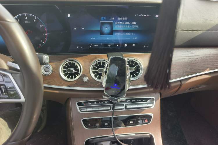 Used Mercedes-Benz E-Class 2022 Revised Version E 300 L Fashion Edition Audio And AC Panel