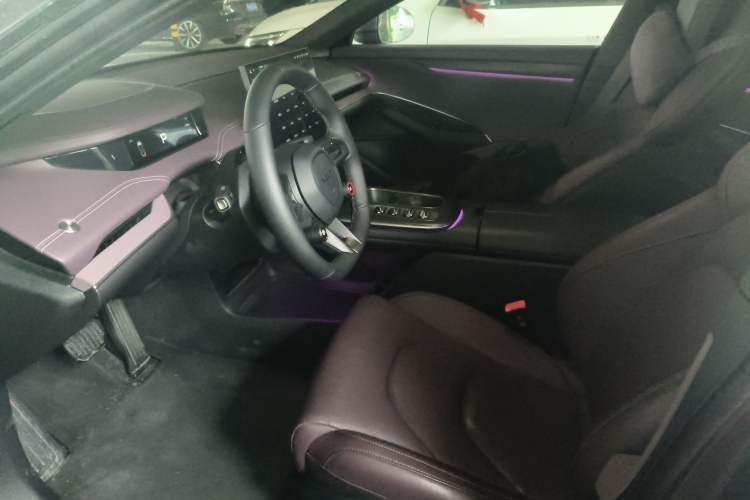 Used Xiaomi Auto SU7 2024 Rear-Drive Ultra-Long Range Advanced Pro-Level Intelligent Driving Version Left Front Seat