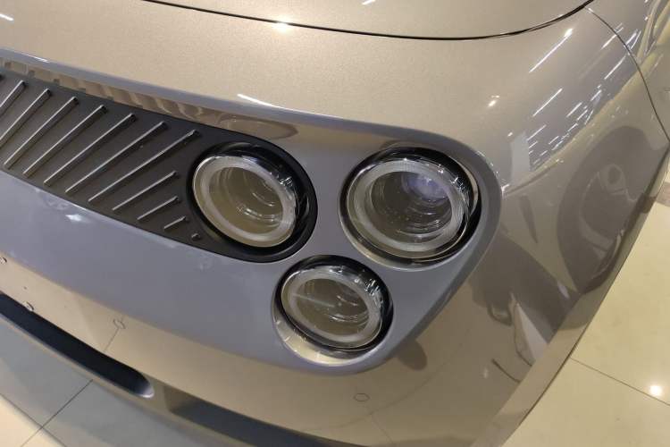 Used firefly 2025 Illuminated Edition
