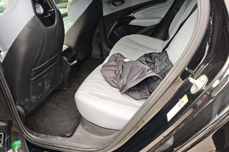 Used BYD Seal 2022 700 km Long-Range Rear-Wheel-Drive Version
