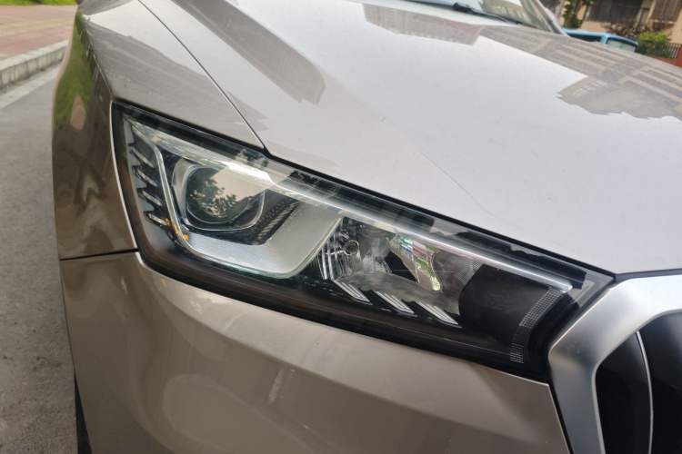 Used BORGWARD BX5 2020 20TGDI Automatic Two-Wheel Drive Pioneer Edition Right Front Headlight