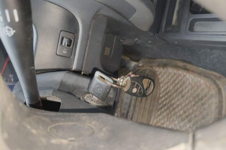 Used Dongfeng Ruichi 2016 2.5T Diesel 2WD ZD25TCI
