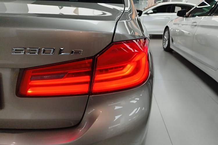 Used BMW 5 Series New Energy 2020 Mileage Upgrade Version 530Le Luxury Package
