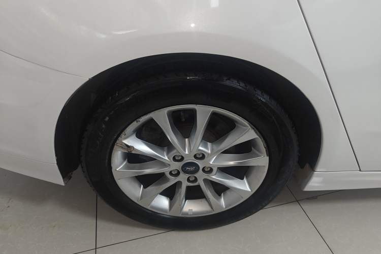 Used Ford Mondeo 2017 EcoBoost 200 Stylish Model Right Rear Wheel Hub