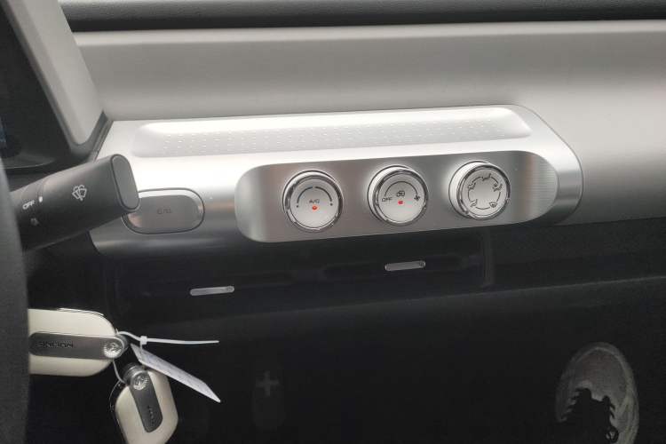 Used Wuling Air ev 2023 - Four Seats - Standard Edition