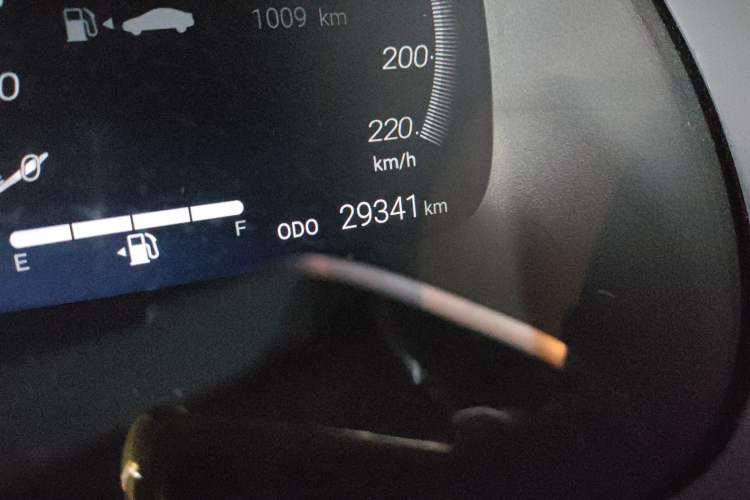 Used Toyota Highlander 2024 2.5L Smart Electric Hybrid Dual-Engine Four-Wheel Drive Prestige Version – 7 Seats Odometer Close Up