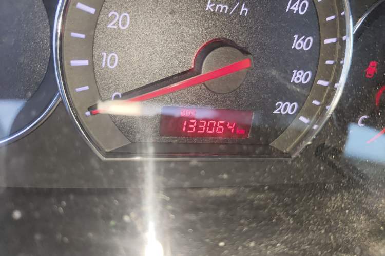 Used CHANGAN Alsvin V3 2012 1.3L Manual Luxury Version China V Standard Odometer Close Up