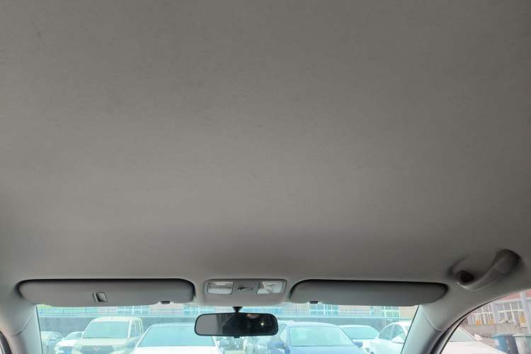 Used Hyundai Verna (older generation) 2014 1.4L Automatic Smart GLS Headliner