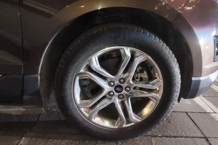 Used Ford Edge 2016 EcoBoost 245 Four-Wheel Drive Titanium Edition 7-Seater
