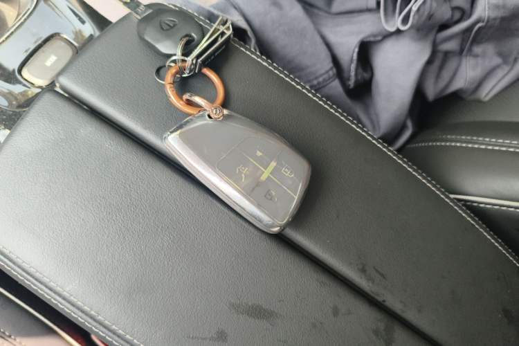 Used Buick Envision 2023 Encore Plus 652T Five-Seat All-Wheel-Drive Luxury Model
