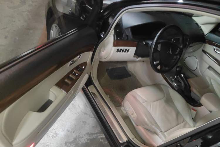 Used Mitsubishi Galant 2012 2.4L Deluxe Upgrade Edition Driver Seat