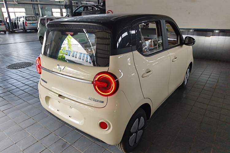Used Wuling Hongguang MINIEV 2026 Model Fifth Generation, 205km Deluxe Edition Rear Right 45 Deg