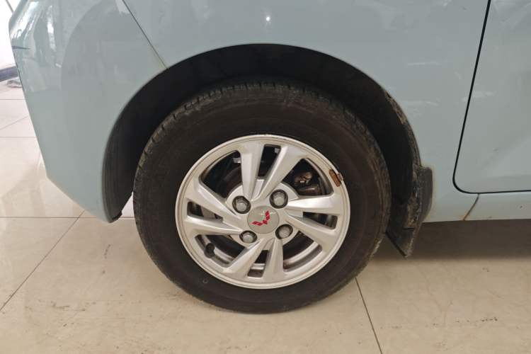 Used Wuling Hongguang MINIEV 2020 Zizai Version Lithium-NMC Left Front Wheel Hub