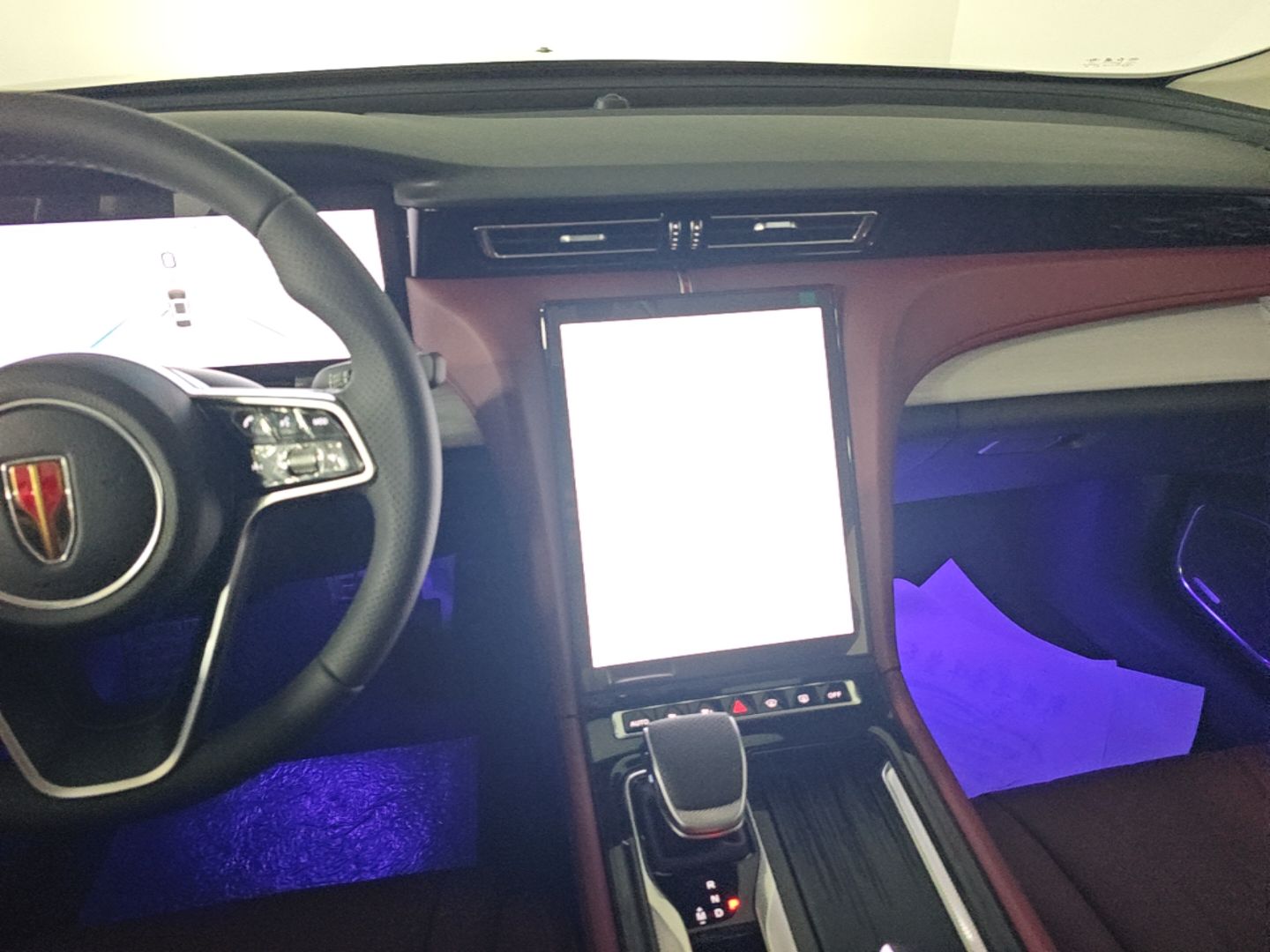Hongqi H5 2025 2.0T Automatic Flagship 500 000th Unit Anniversary Edition — снимка 15
