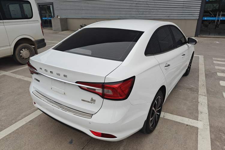 Used Roewe i5 2020 1.5L Automatic 4G Connect Luxury Flagship Edition
