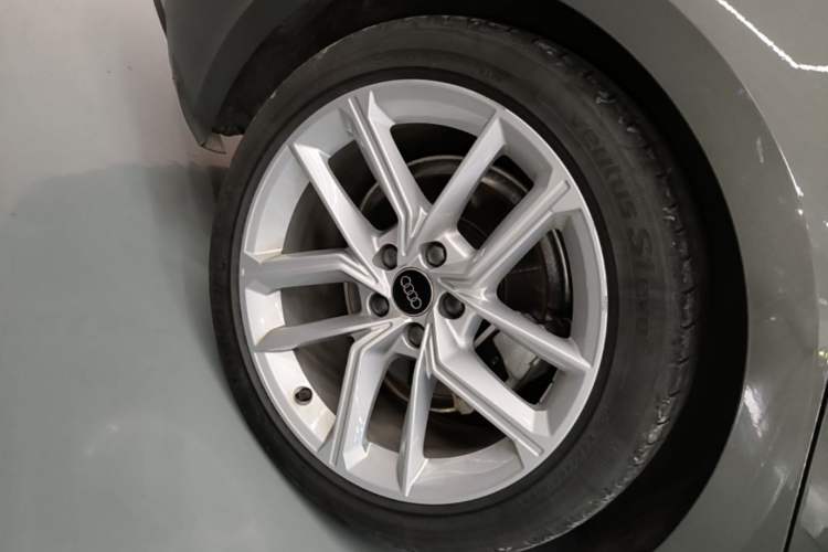 Used Audi A5 2023 Sportback 40 TFSI Fashionable and Dynamic Model Right Rear Wheel Hub