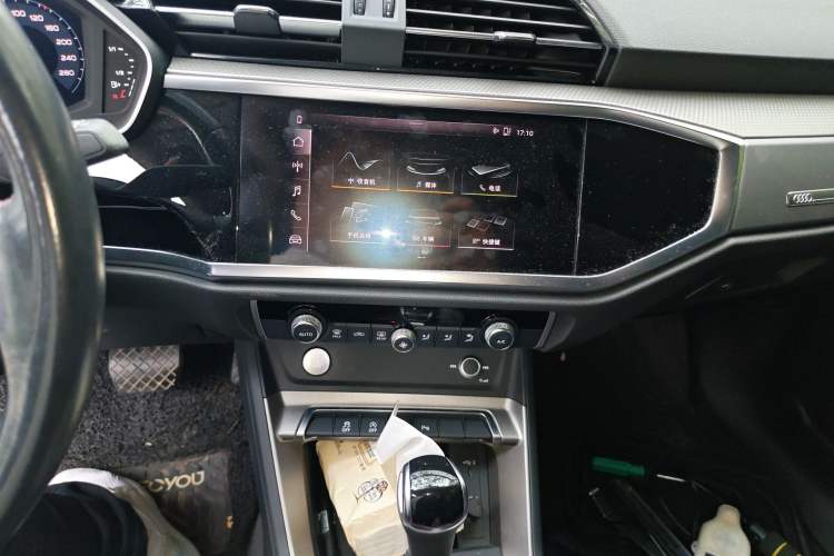 Used Audi Q3 2020 35 TFSI Fashionable and Elegant Model Audio And AC Panel