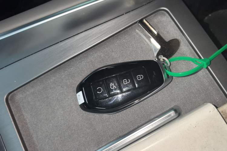 Used Denza N9 2025 Flagship Model
