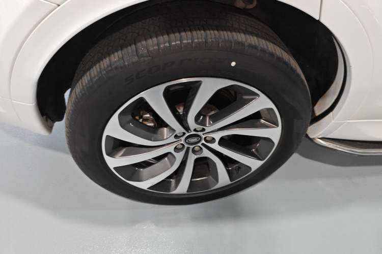 Used Land Rover Discovery Sport New Energy 2022 Facelifted P300e Plug-in Hybrid Electric Version