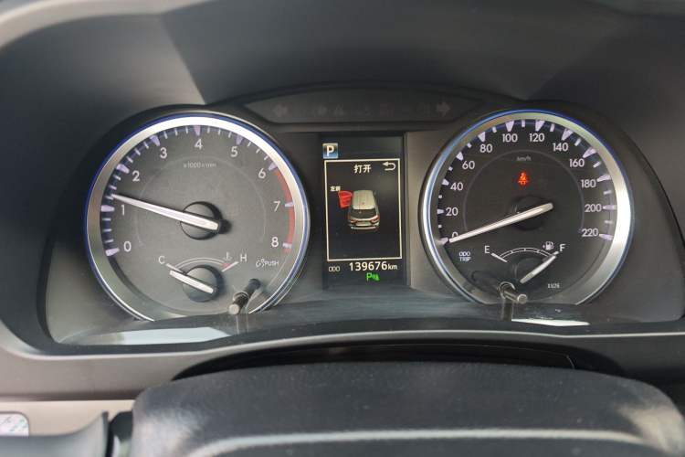 Used Toyota Highlander 2018 2.0T Four-Wheel Drive Luxury Edition 7 Seats China V Emission Standard Instrument Cluster