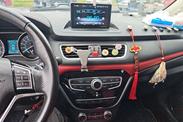 Used Haval H1 2016 Revised Version Blue Badge 1.5L AMT Luxury Edition Audio And AC Panel