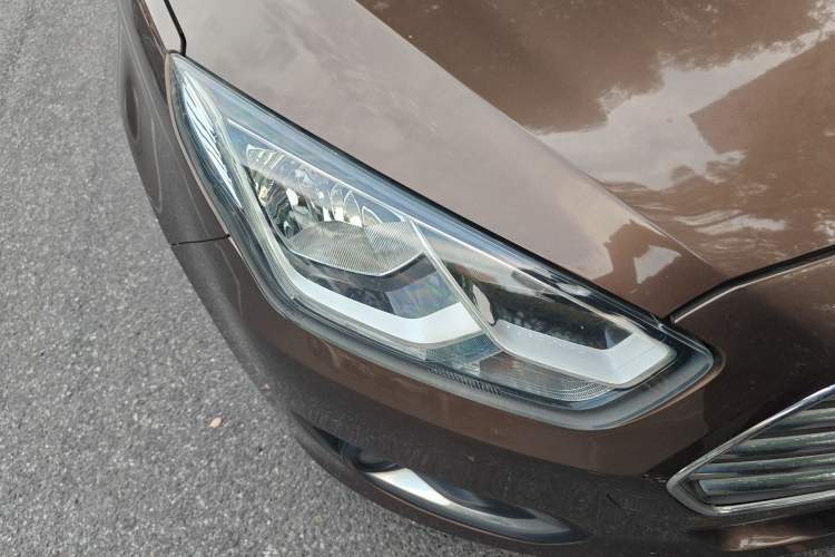 Used Ford Escort 2015 1.5L Automatic Fashion Model