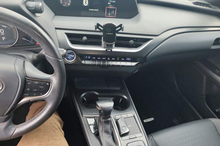 Used Lexus UX 2020 260h Explore & Adventure Edition Audio And AC Panel