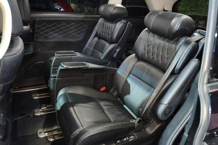 Used Honda Elysion 2019 2.0L Hybrid Luxury Edition Left Rear Seat