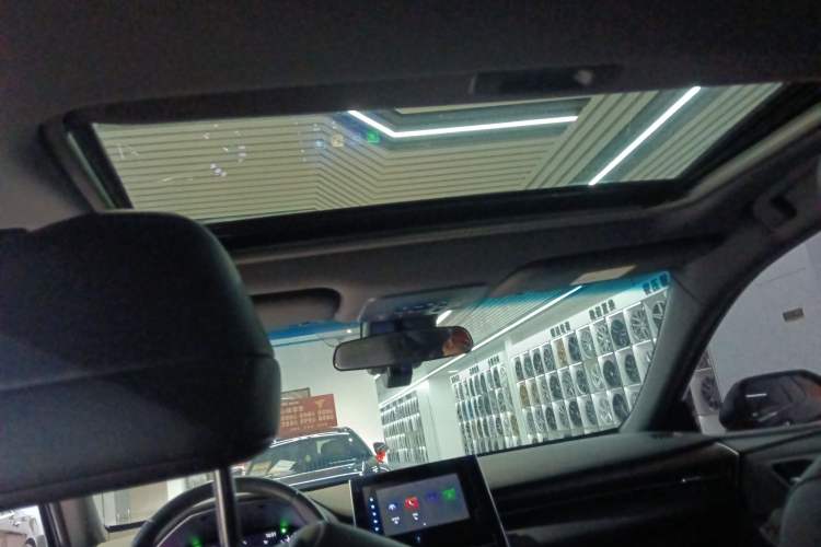 Used Toyota Avalon 2023 2.0L Premium Edition