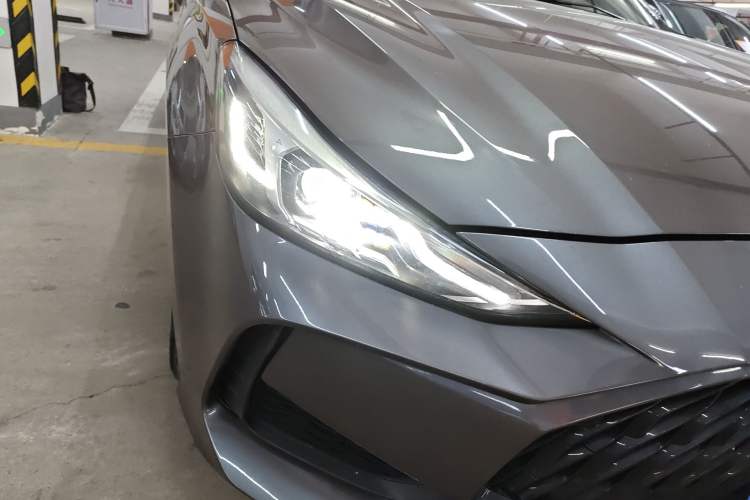 Used MG 5 2021 Revised Version 180 DVVT CVT Youth Luxury Edition Right Front Headlight