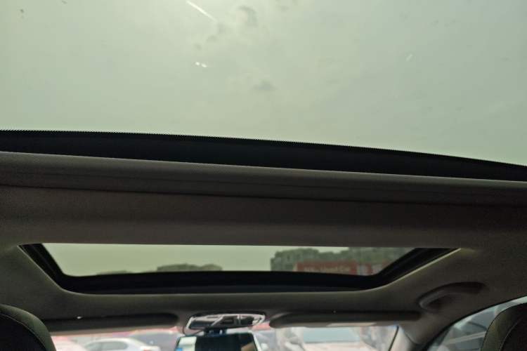 Used Kia K5 2015 2.0L Automatic LUX
