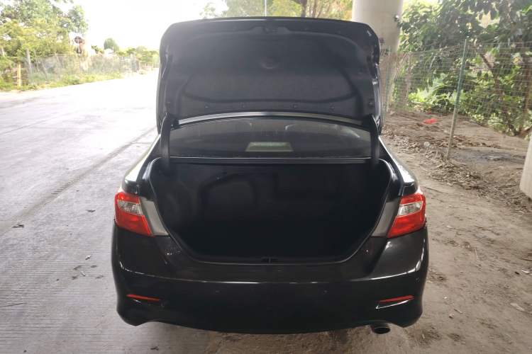 Used Toyota Camry 2012 Luxurious Edition 2.5HG Zunrui