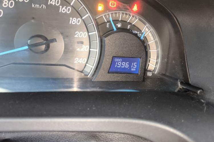 Used Toyota Camry 2012 Junrui 2.0S Radiant Edition Odometer Close Up