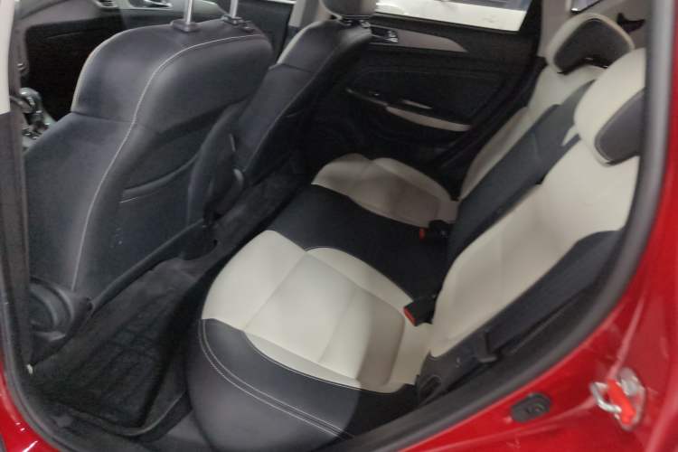 Used CHANGAN CS35 2017 1.6L Automatic Luxury Model
