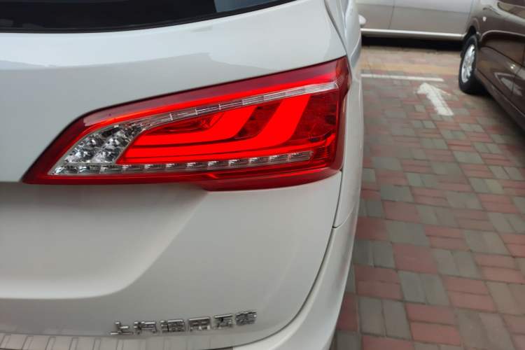 Used Baojun 730 2017 1.5T DCT Flagship Model 7 Seats China V Emission Standard