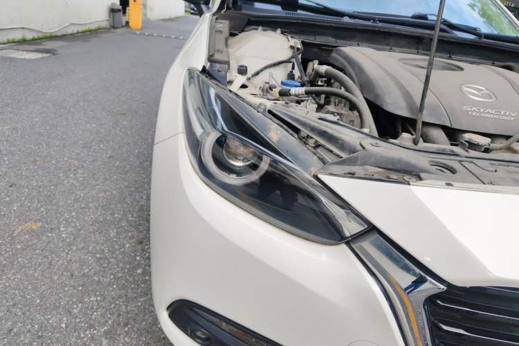 Used Mazda 3 Axela 2019 Cloud-Controlled Version Sedan 2.0L Automatic Luxury Trim China VI Standard Right Front Headlight