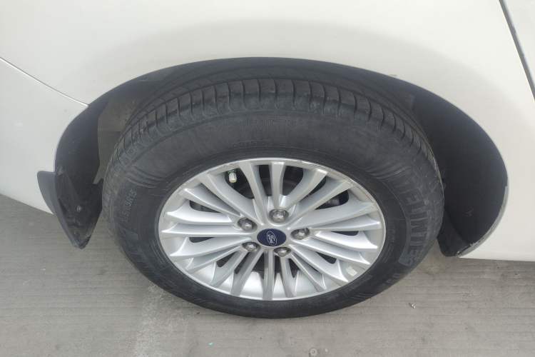 Used Ford Escort 2015 1.5L Manual Comfort Model
