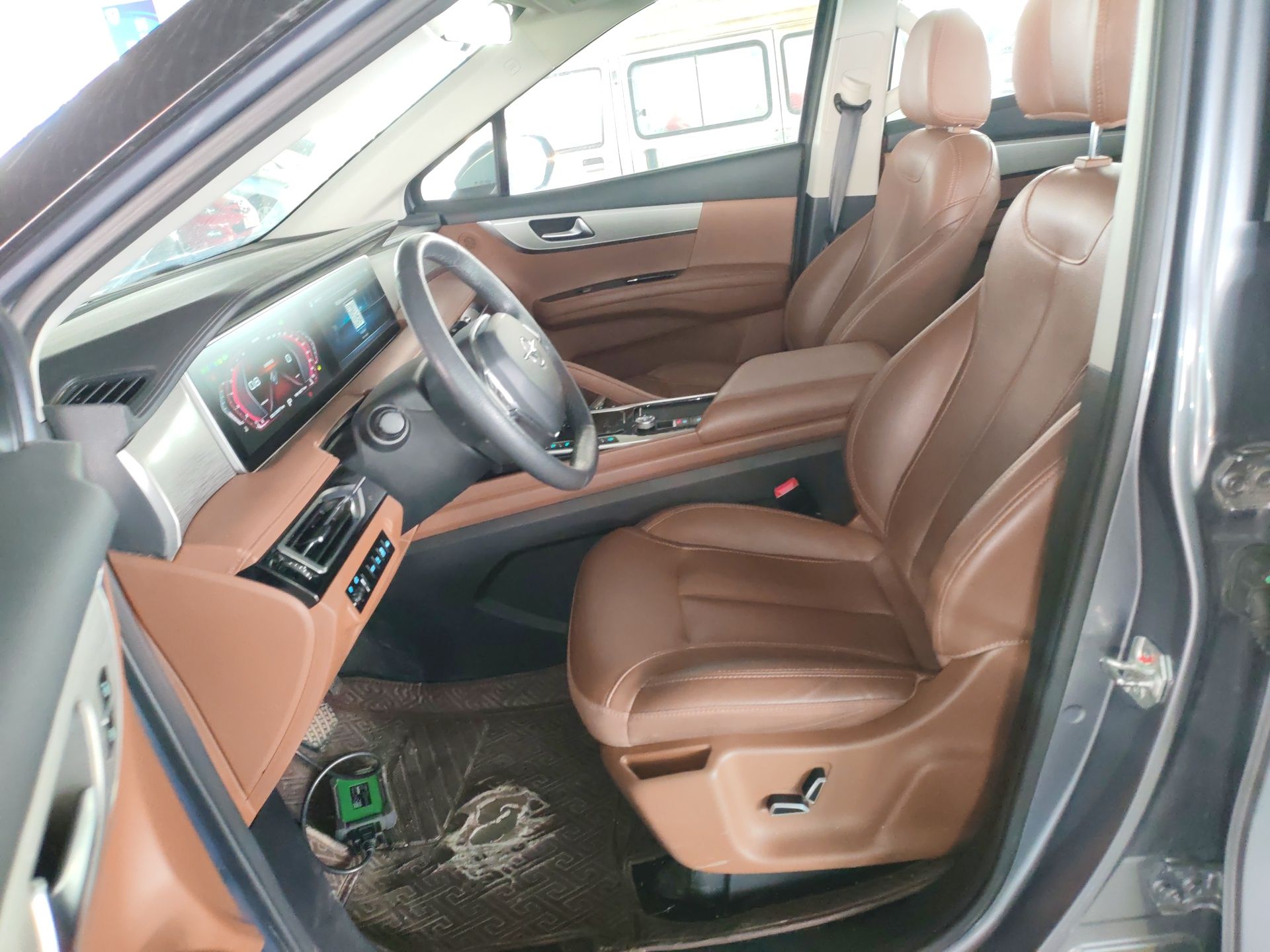 Переднее сиденье в автомобиле