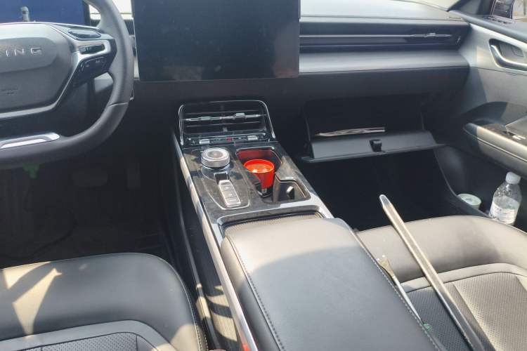 Used Wuling Xingguang 2024 Co-Creation Edition 510 Advanced Model Gear Lever