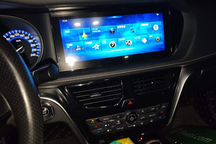 Used Venucia T90 2018 2.0L CVT Smart Connect Luxury Edition China V Standard
