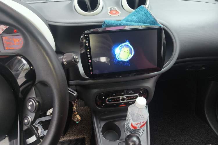 Used smart fortwo 2015 1.0L 52 kW hardtop Dynamic version